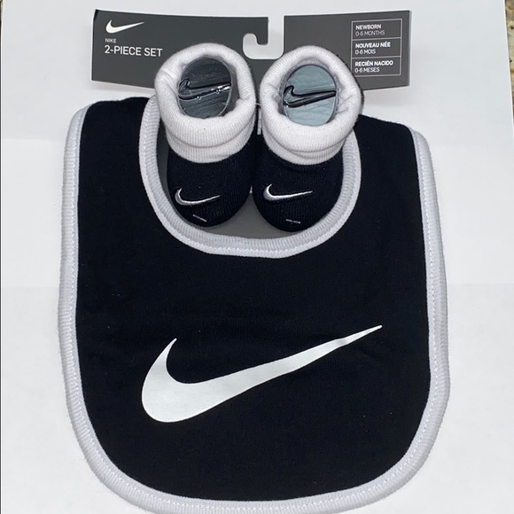 Nike 2 Piece Bib and Booties Set - Picture 1 of 4